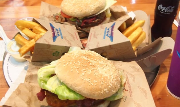 Streaming Shows Have Become Internet Fast Food Not Junk Food 2 Streaming-Shows-Have-Become-Internet-Fast-Food-Not-Junk-Food