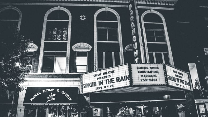 15 Iconic Old Movies That Dip Your Toes Into The 40S And 50S 2 10 Iconic Old Movies From 40S And 50S